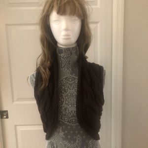 ROSE 🌹 DIMPLE SWEATER VEST BROWN OS